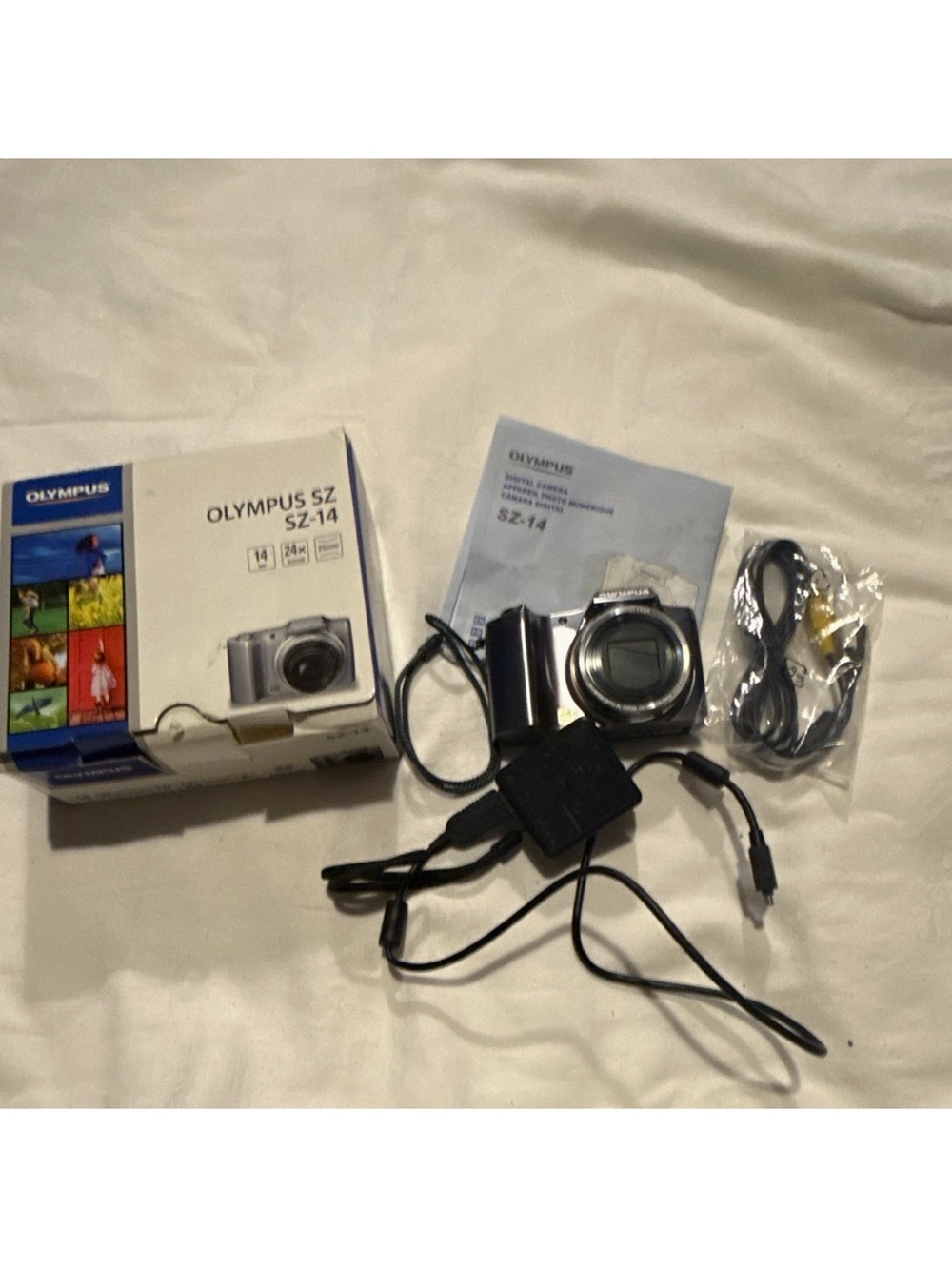 Olympus SZ-14 Compact Digital Camera in Silver with Accessories